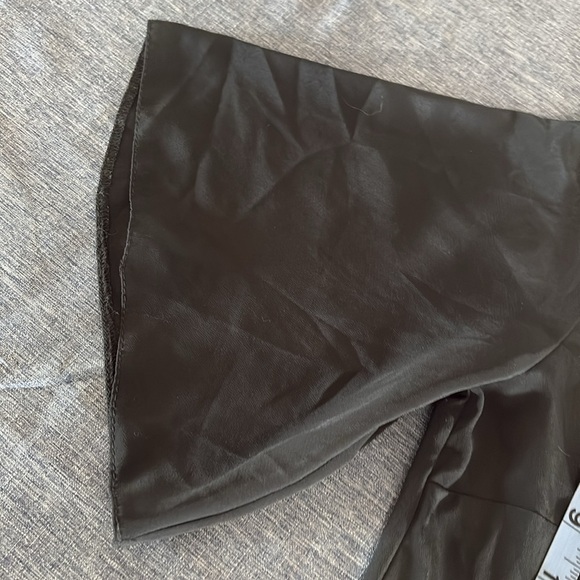 Topshop Women’s Sz 4 Little Black Wrap Dress with Bottom Ruffle and Bell Sleeve - Picture 8 of 8